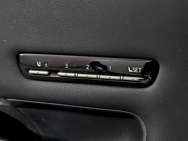 Used 2022 Lexus LS 500 w/ Interior Upgrade Package RWD image 30