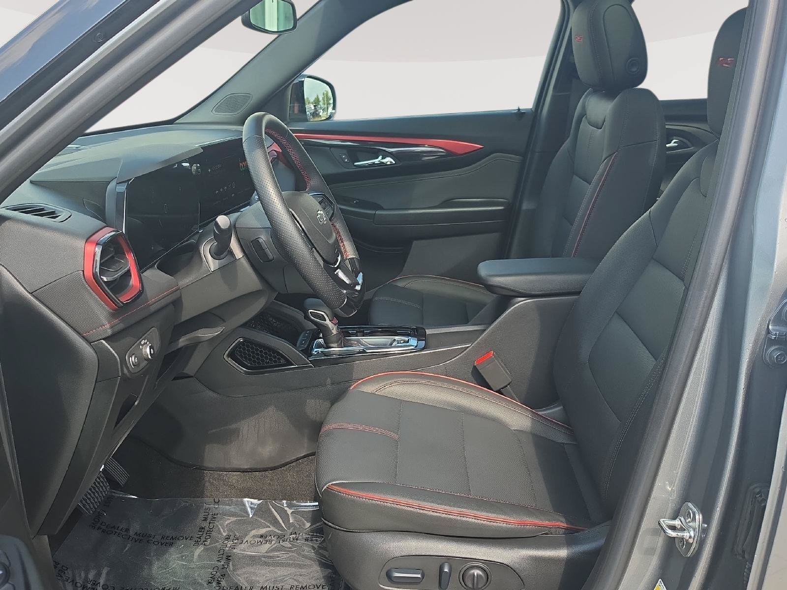 Used 2024 Chevrolet TrailBlazer RS w/ Convenience Package AWD/4WD image 4