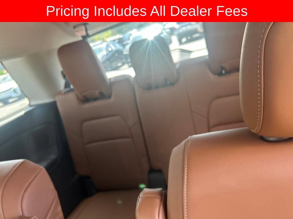 Used 2024 Nissan Pathfinder Platinum AWD/4WD image 10