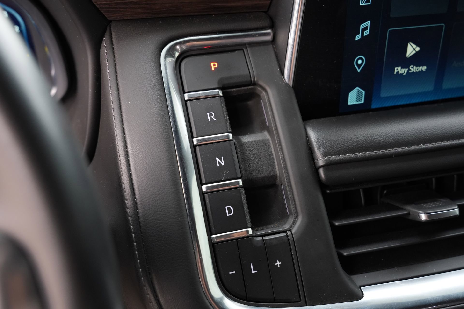 Used 2023 Chevrolet Suburban LT AWD/4WD image 14