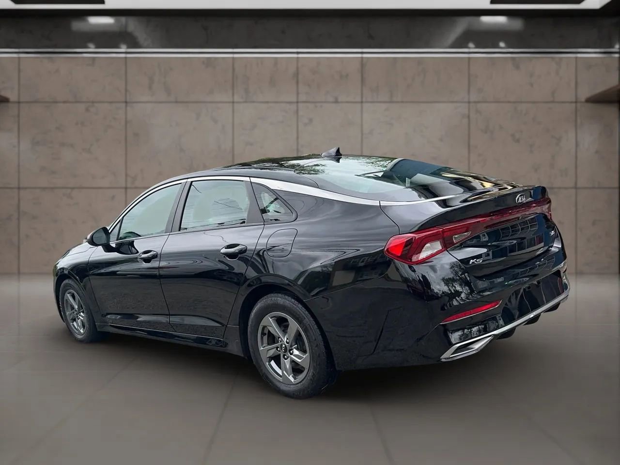 Used 2021 Kia K5 LXS FWD image 4