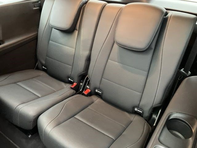 Used 2025 Mercedes-Benz GLS 450 4MATIC image 27