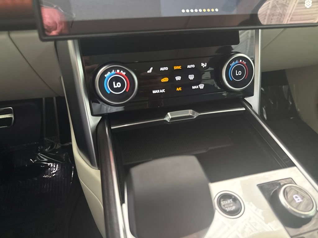 Used 2023 Land Rover Range Rover SE AWD/4WD image 18