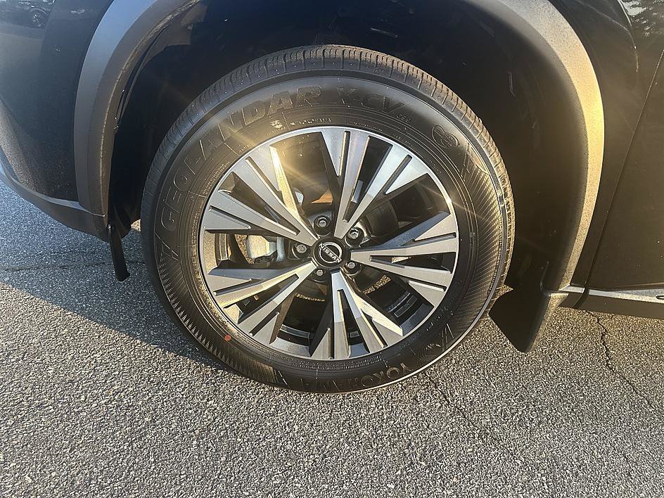 Certified 2023 Nissan Rogue SV w/ SV Premium B Package FWD image 9