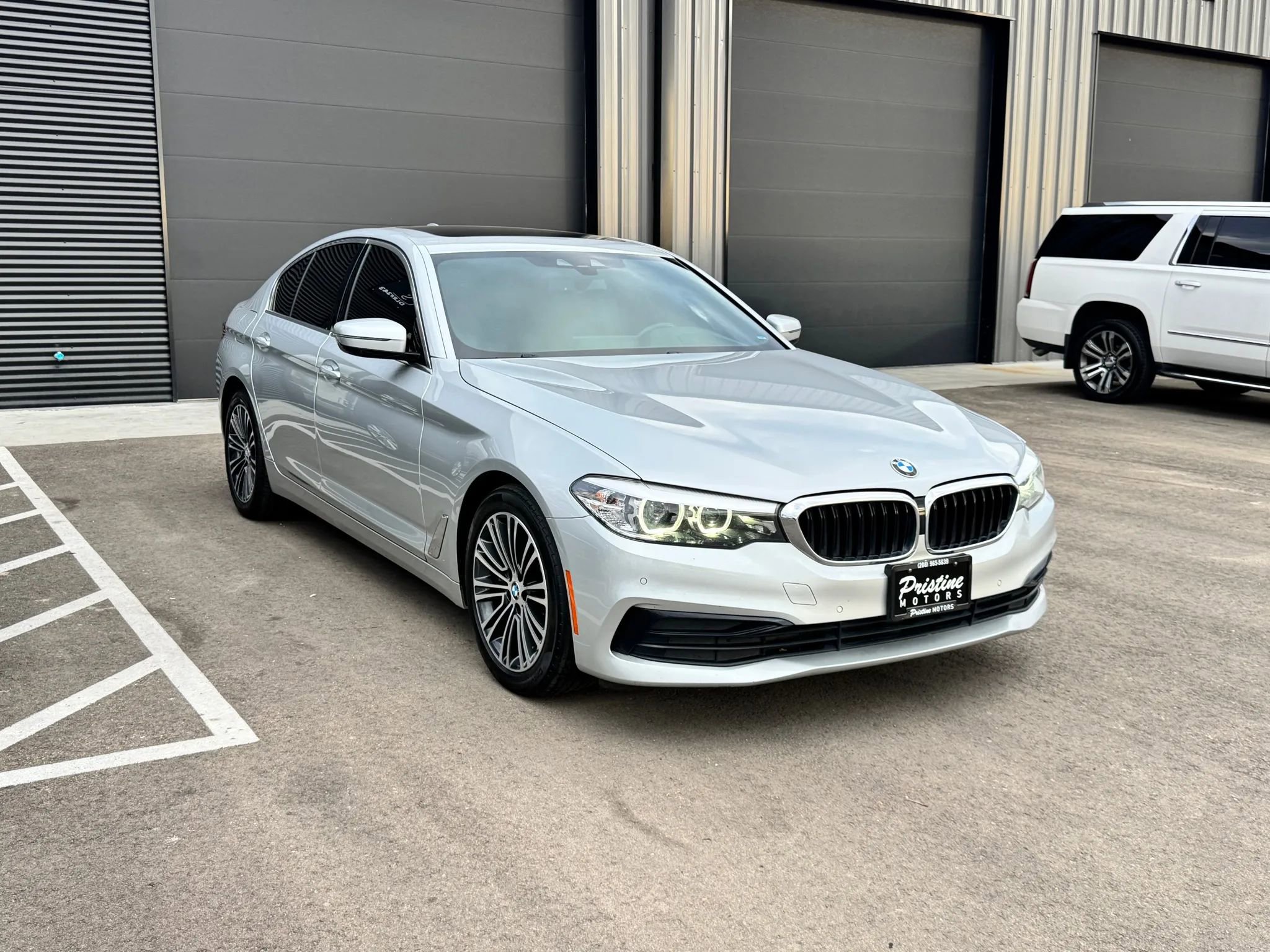 Used 2019 BMW 530i w/ Convenience Package image 2