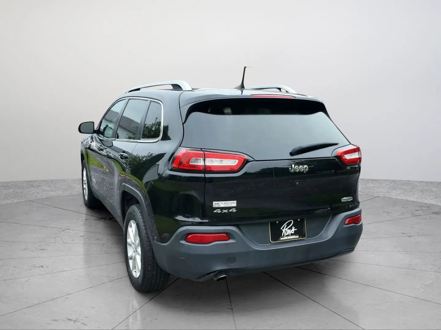 Used 2017 Jeep Cherokee Latitude w/ Cold Weather Group image 5
