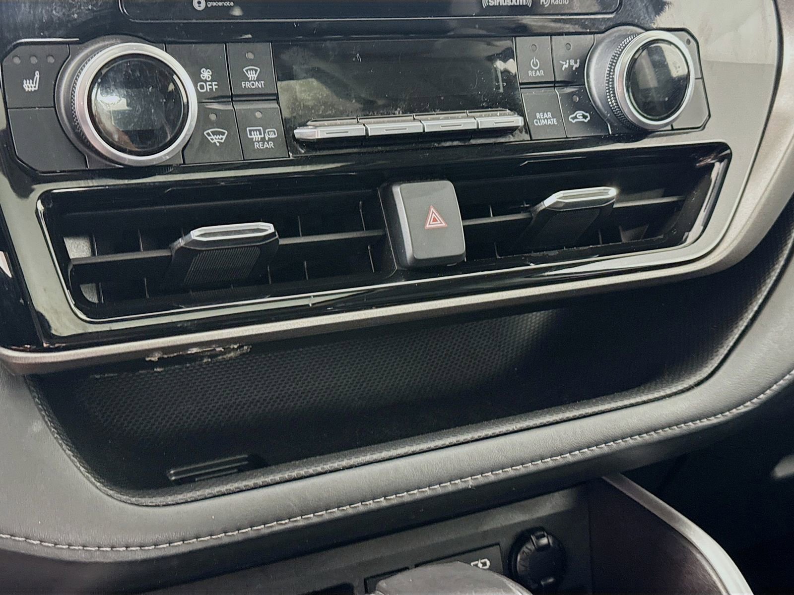 Used 2022 Toyota Highlander XLE image 14