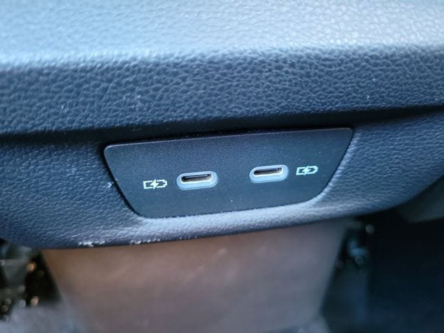 Certified 2025 Volkswagen Tiguan SE R-Line AWD/4WD image 13