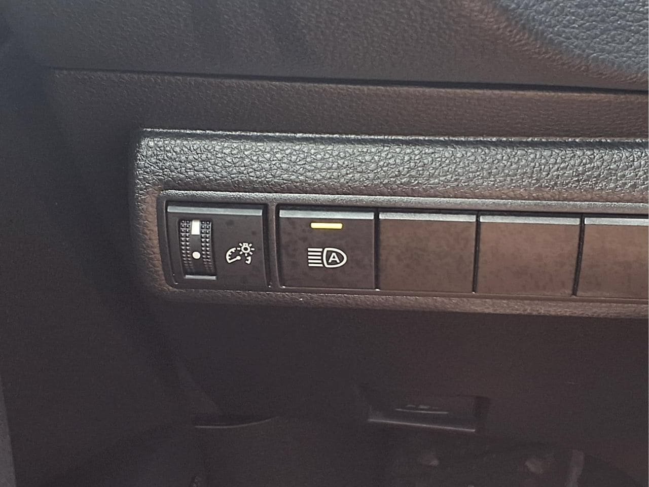 Used 2024 Toyota Corolla LE FWD image 25