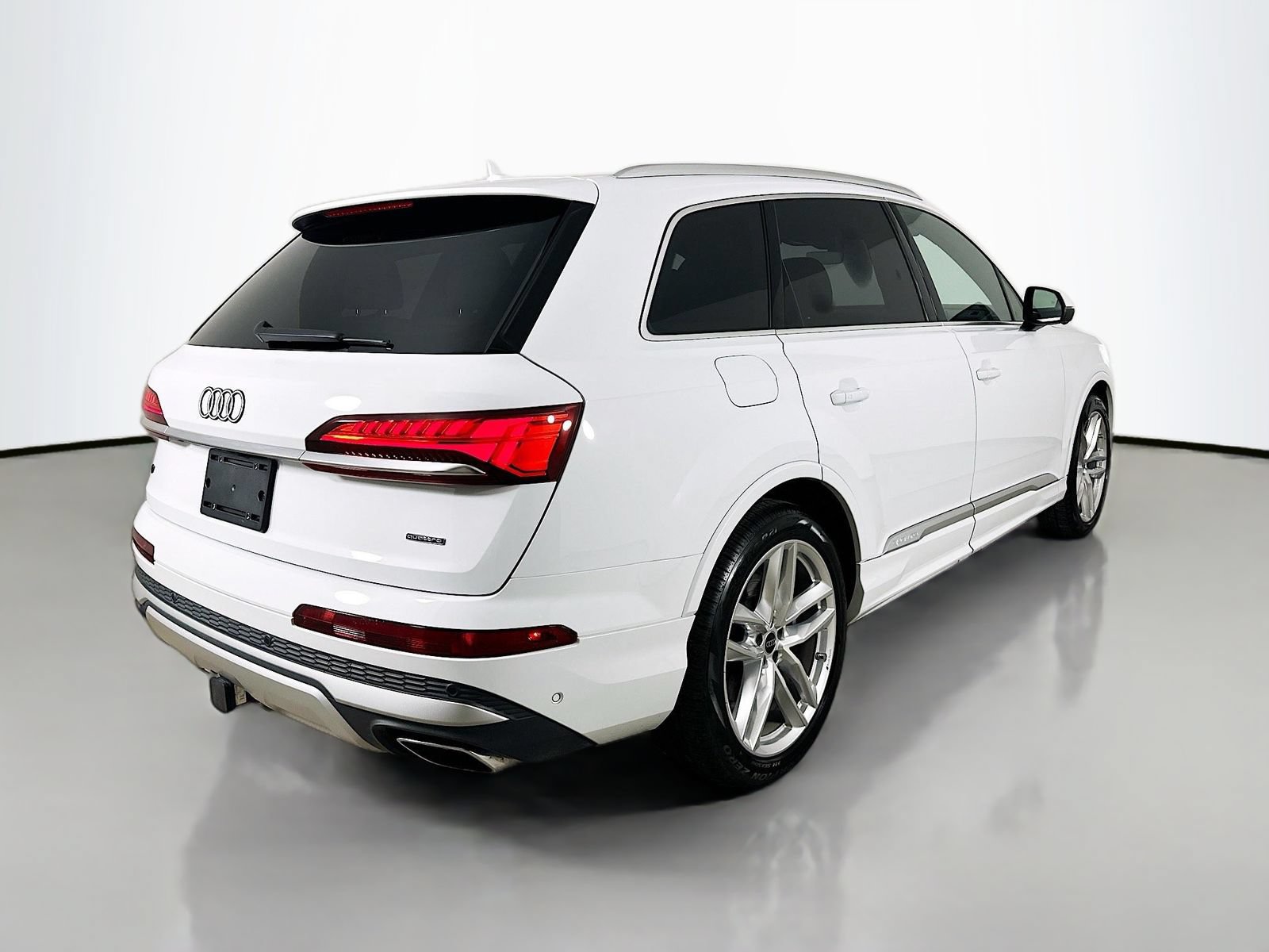 Used 2025 Audi Q7 3.0T Premium Plus w/ Premium Plus Package AWD/4WD image 5