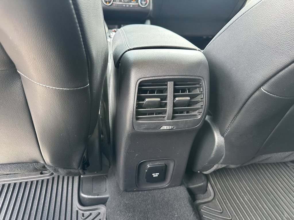 Used 2020 Ford Escape Titanium AWD/4WD image 18