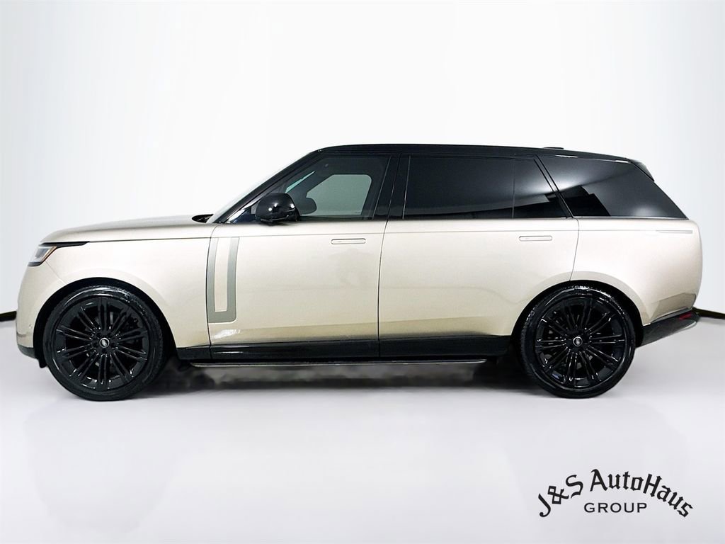 Used 2024 Land Rover Range Rover Long Wheelbase SE image 4