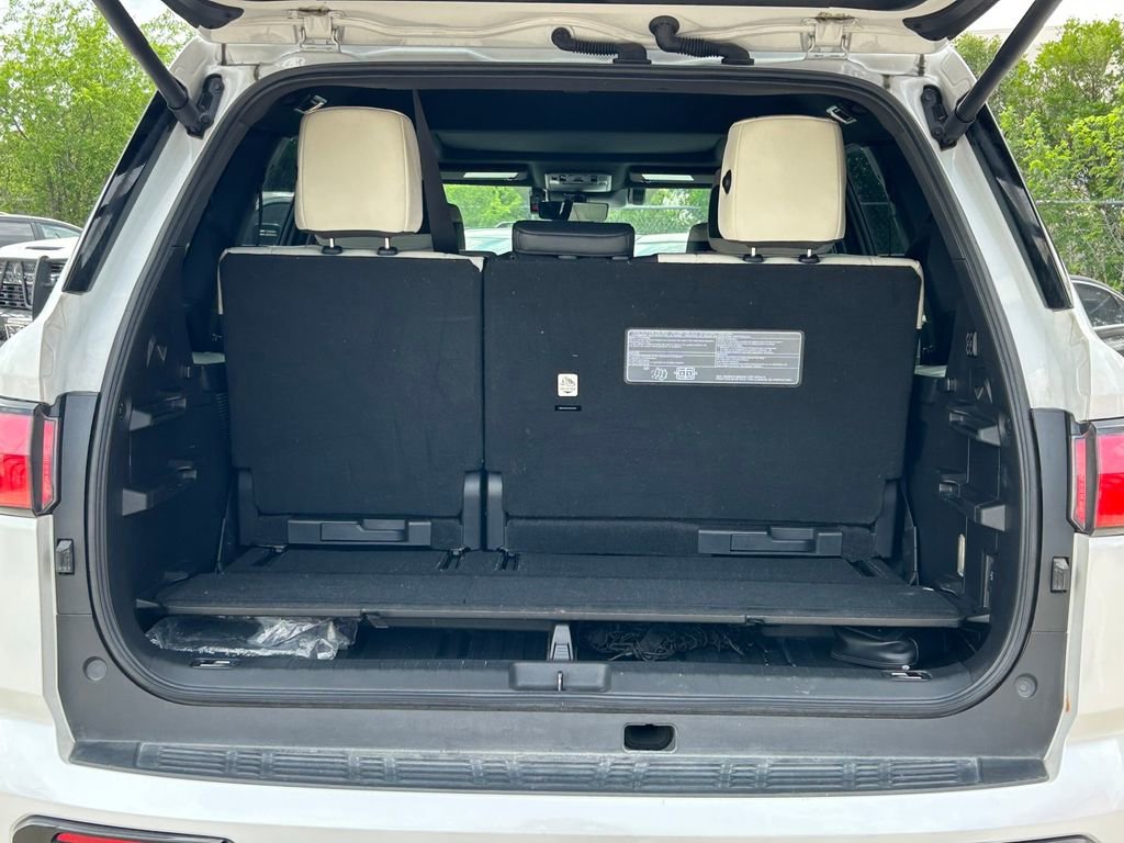 Used 2023 Toyota Sequoia Capstone RWD image 13