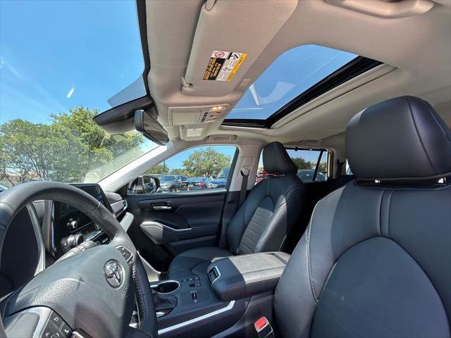 Certified 2026 Toyota Highlander XLE AWD/4WD image 12