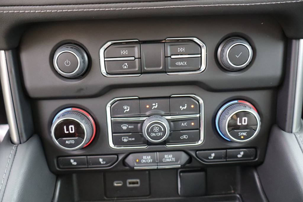 Used 2022 Chevrolet Tahoe Z71 w/ Luxury Package image 27