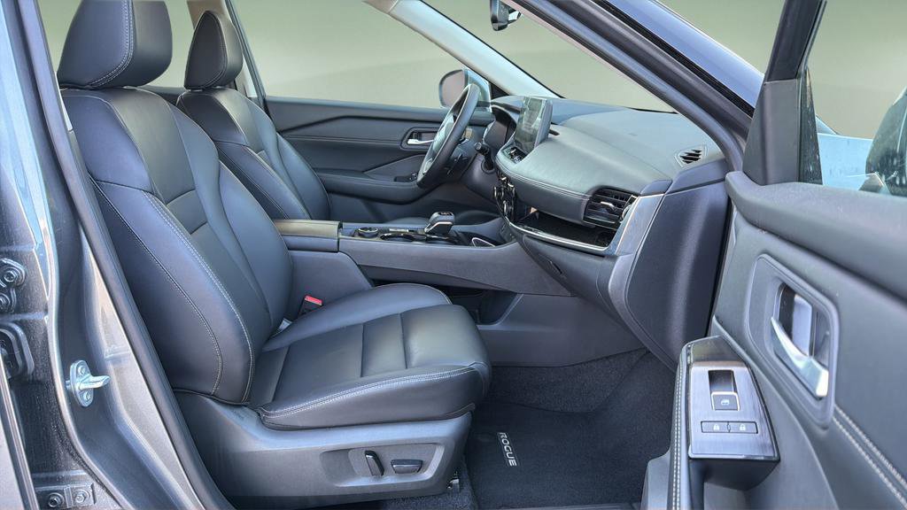 Certified 2026 Nissan Rogue SL AWD/4WD image 11