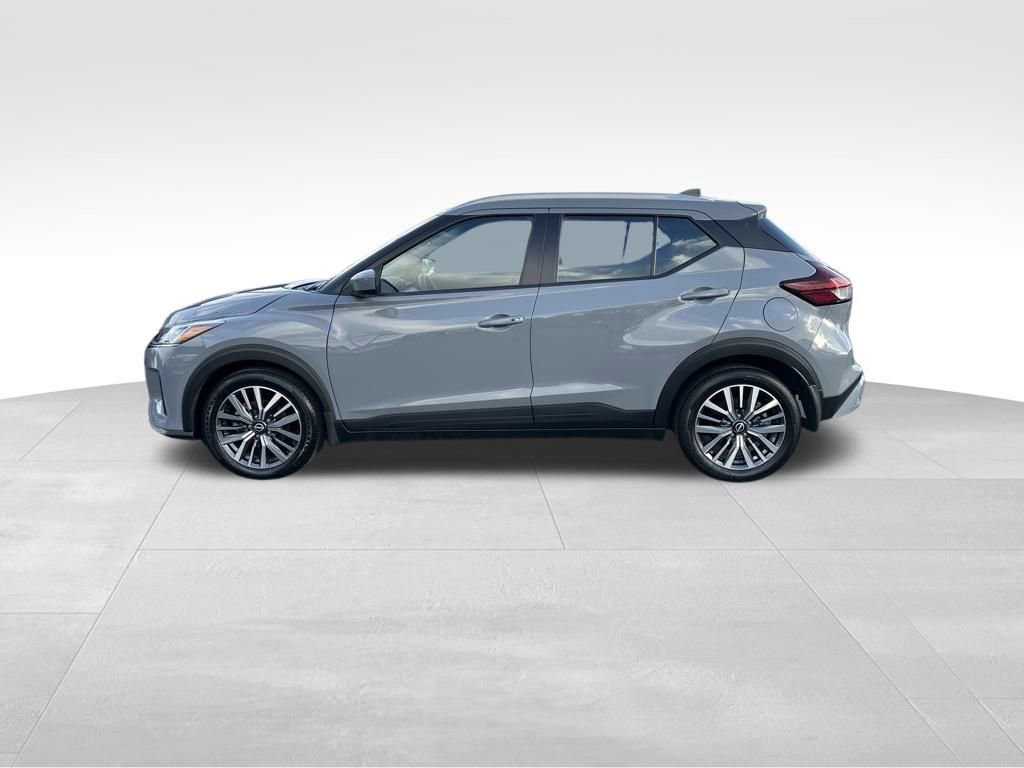 Used 2023 Nissan Kicks SV image 4