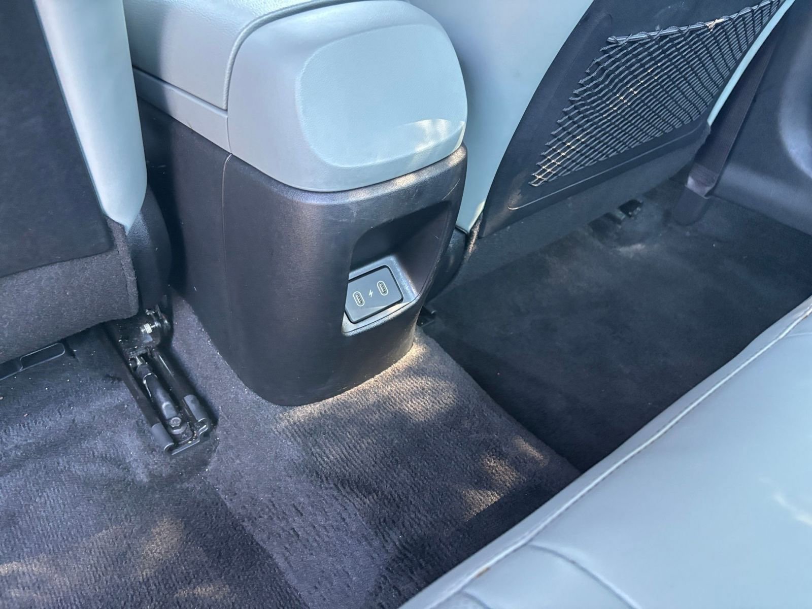 Used 2025 Hyundai Elantra Limited image 24