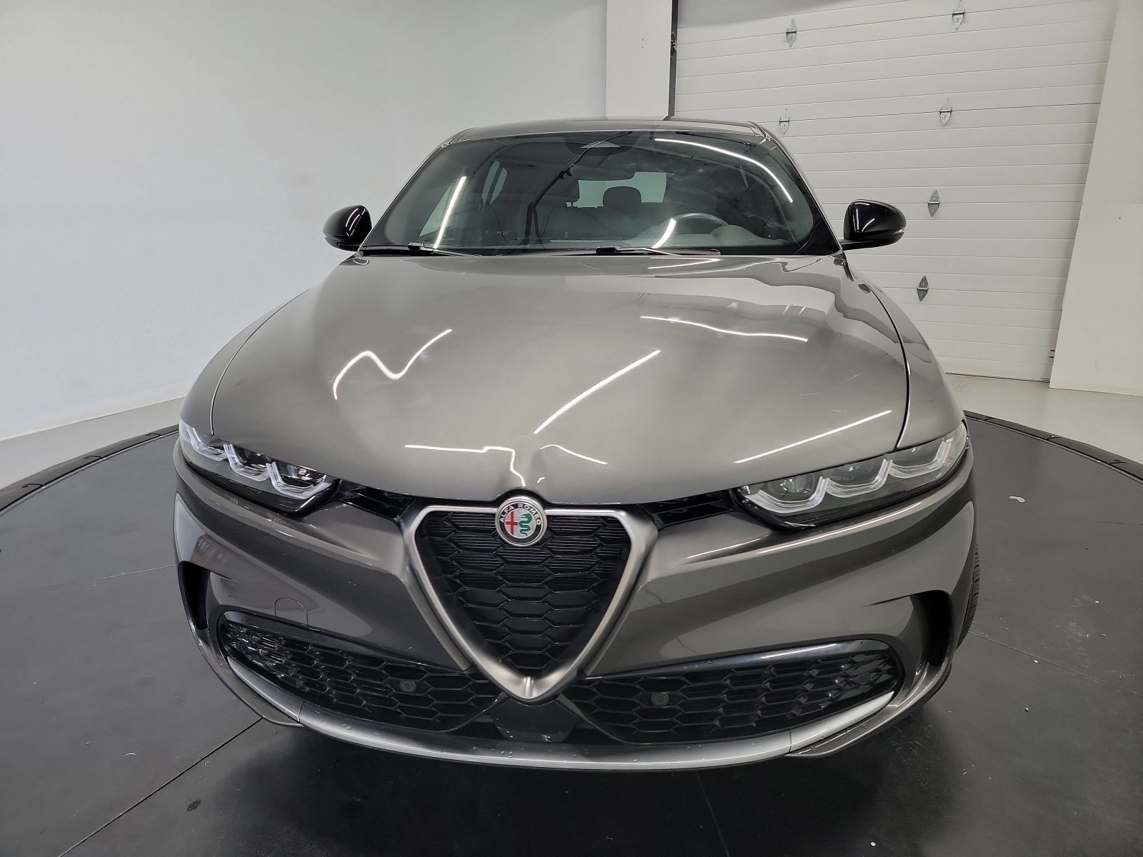 Used 2024 Alfa Romeo Tonale Ti AWD/4WD image 2