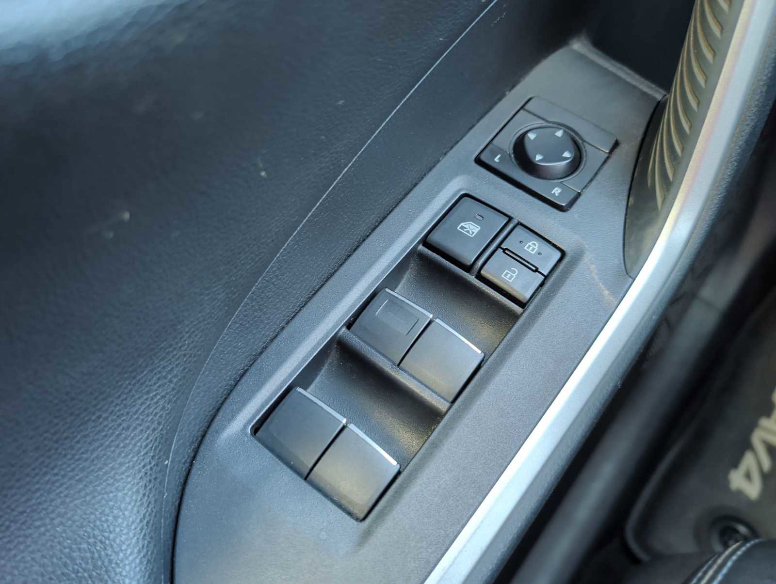 Used 2019 Toyota RAV4 XSE image 15