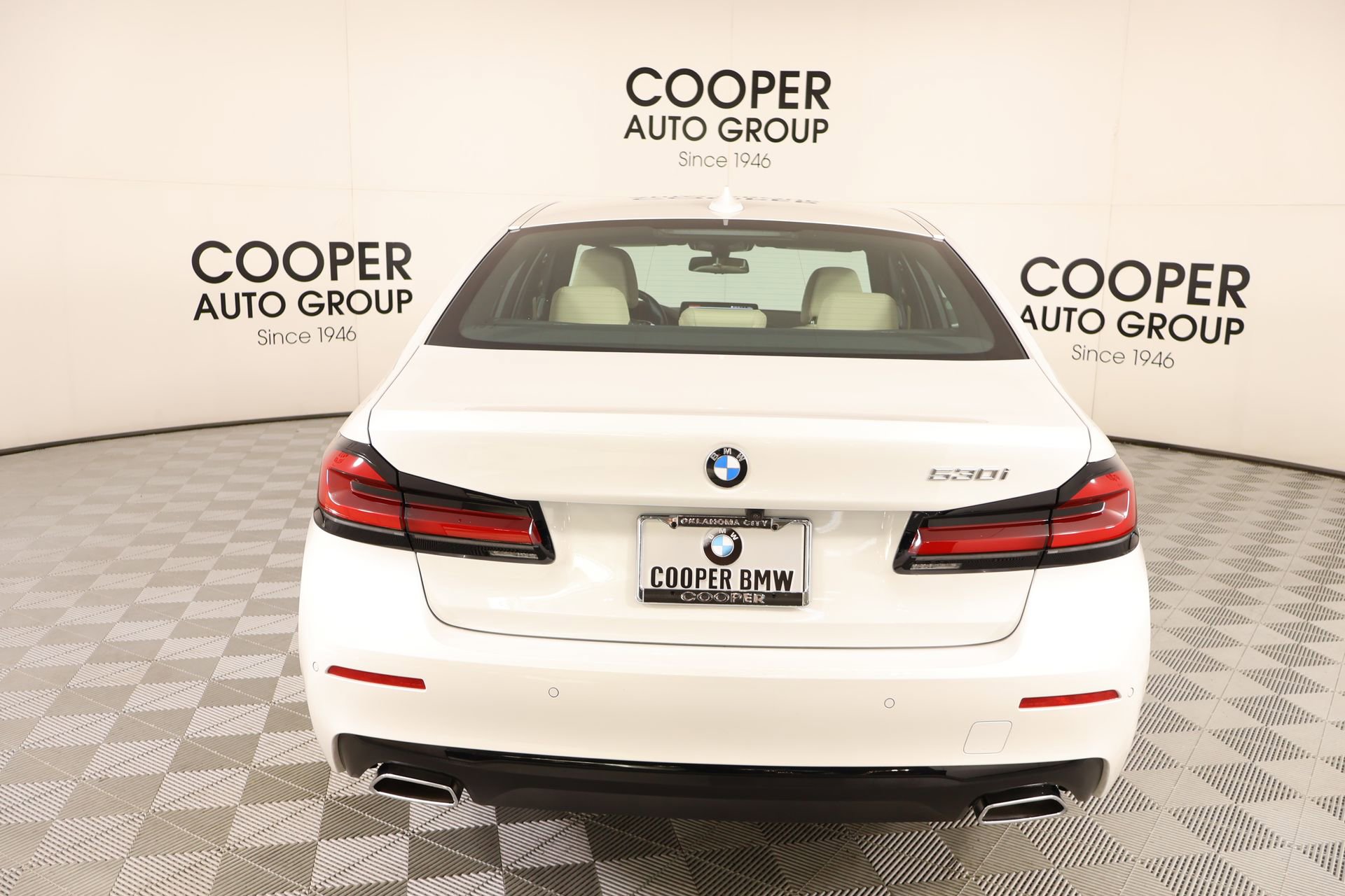 Used 2023 BMW 530i w/ Premium Package image 23