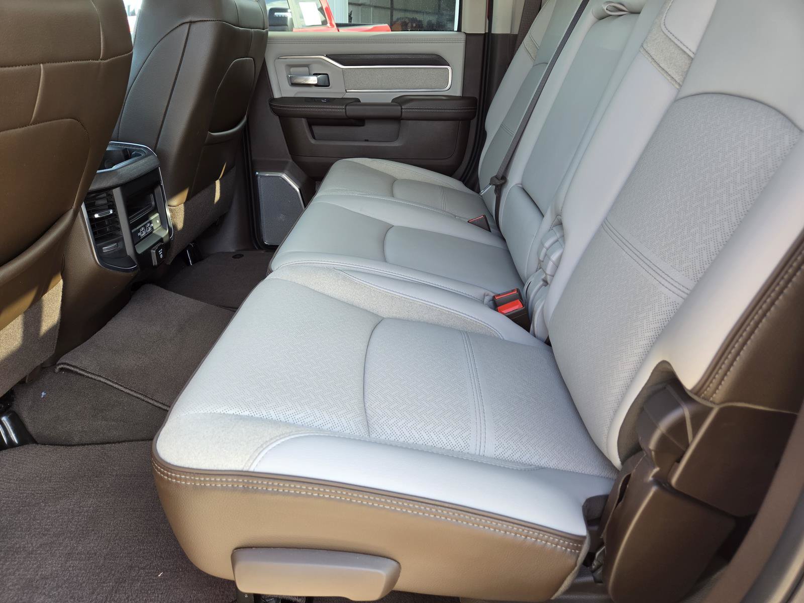 Used 2026 RAM 2500 Laramie AWD/4WD image 35