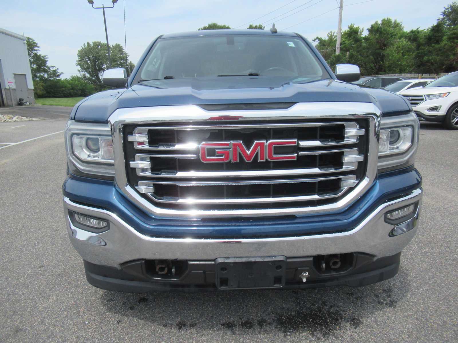 Used 2017 GMC Sierra 1500 SLT w/ Suspension Package, Off-Road AWD/4WD image 2