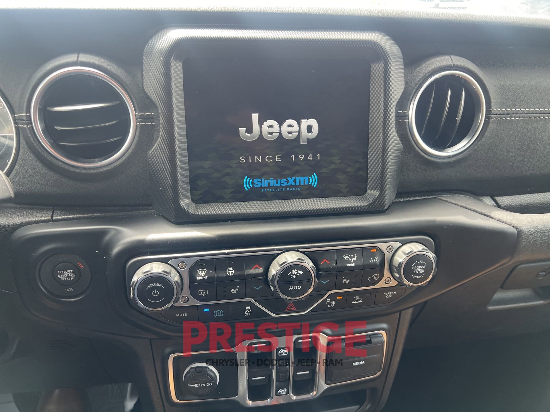 Used 2022 Jeep Wrangler Unlimited Sahara w/ Cold Weather Group AWD/4WD image 35