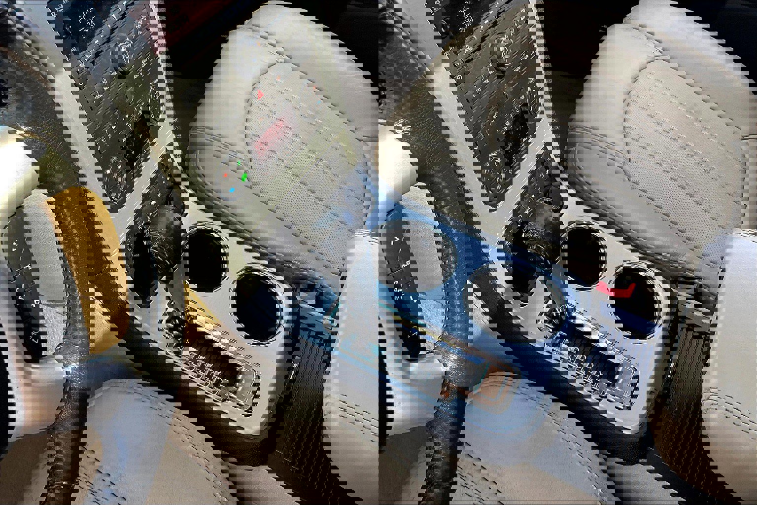 Used 2011 GMC Acadia SLT image 16