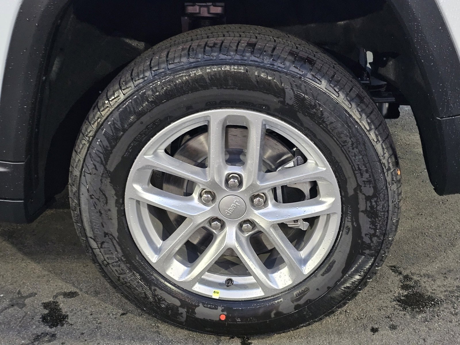 New 2025 Jeep Grand Cherokee L Laredo image 9