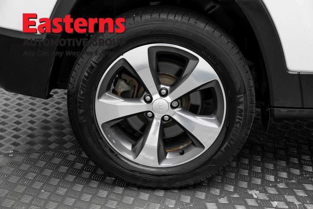 Used 2019 Jeep Cherokee Limited AWD/4WD image 32