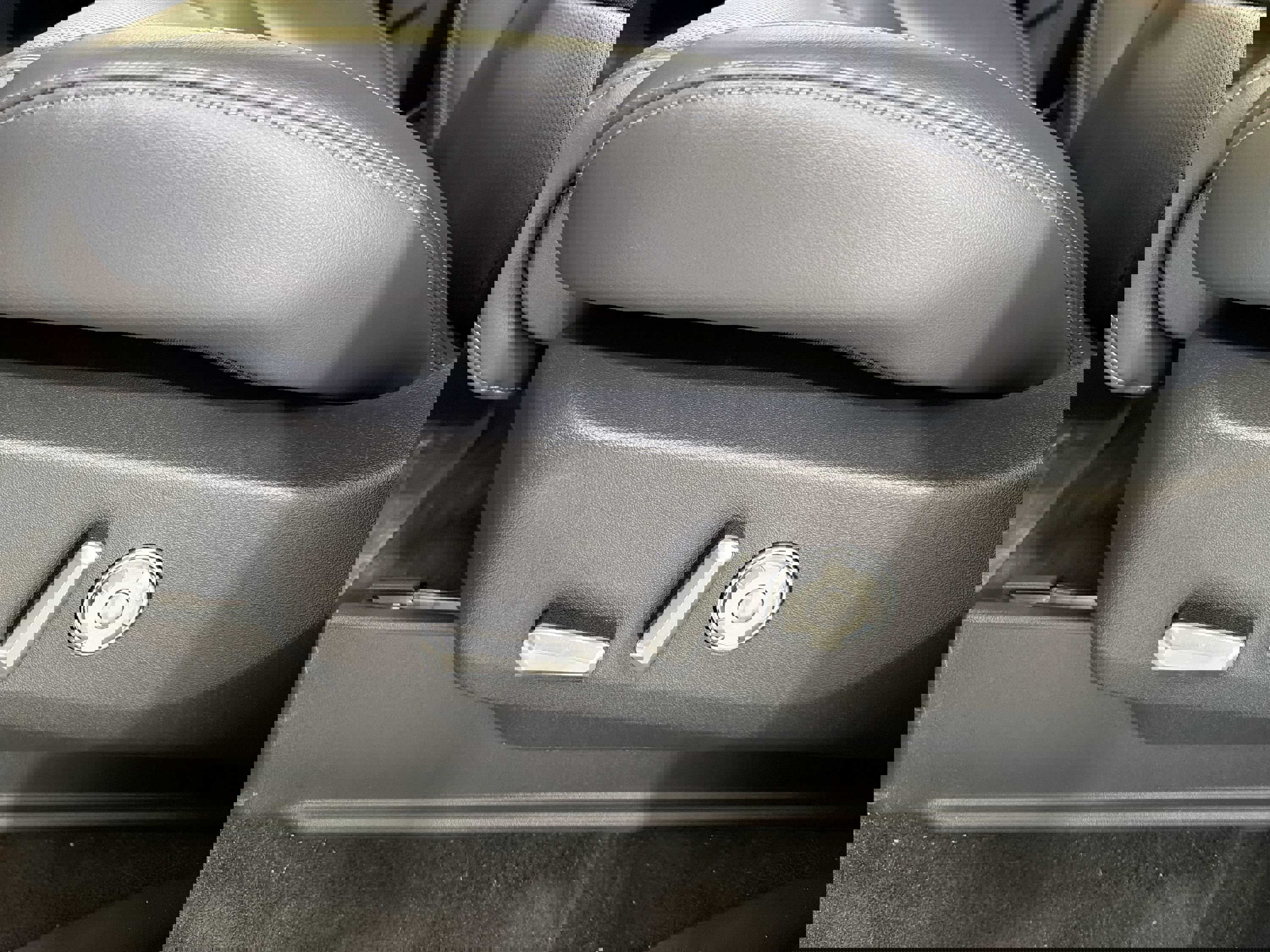 New 2026 Lincoln Navigator Premiere image 11