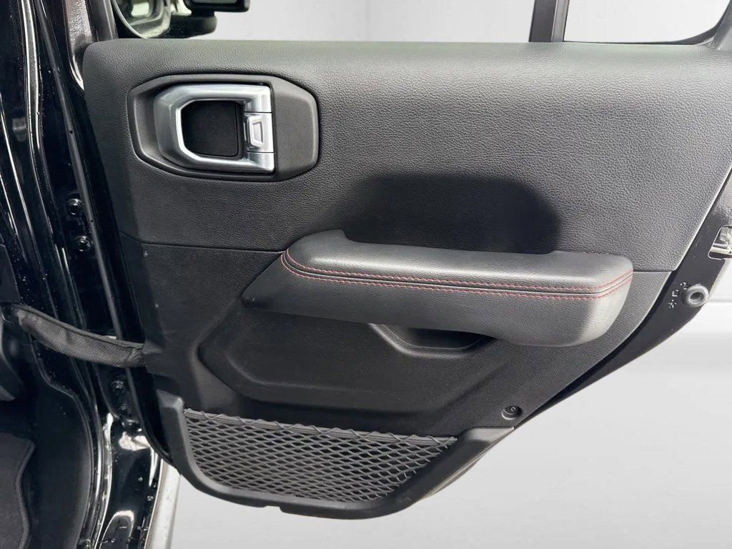 Used 2021 Jeep Wrangler Unlimited Rubicon w/ Uconnect 4C Nav & Sound Group AWD/4WD image 28