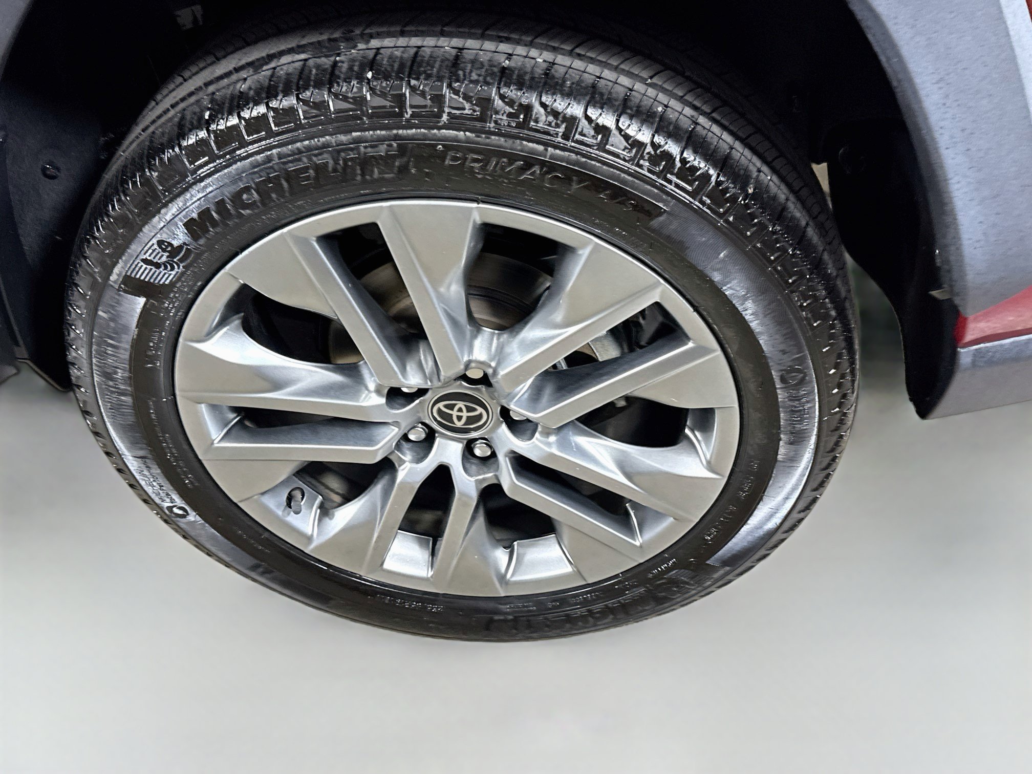 Certified 2022 Toyota RAV4 XLE Premium FWD image 29