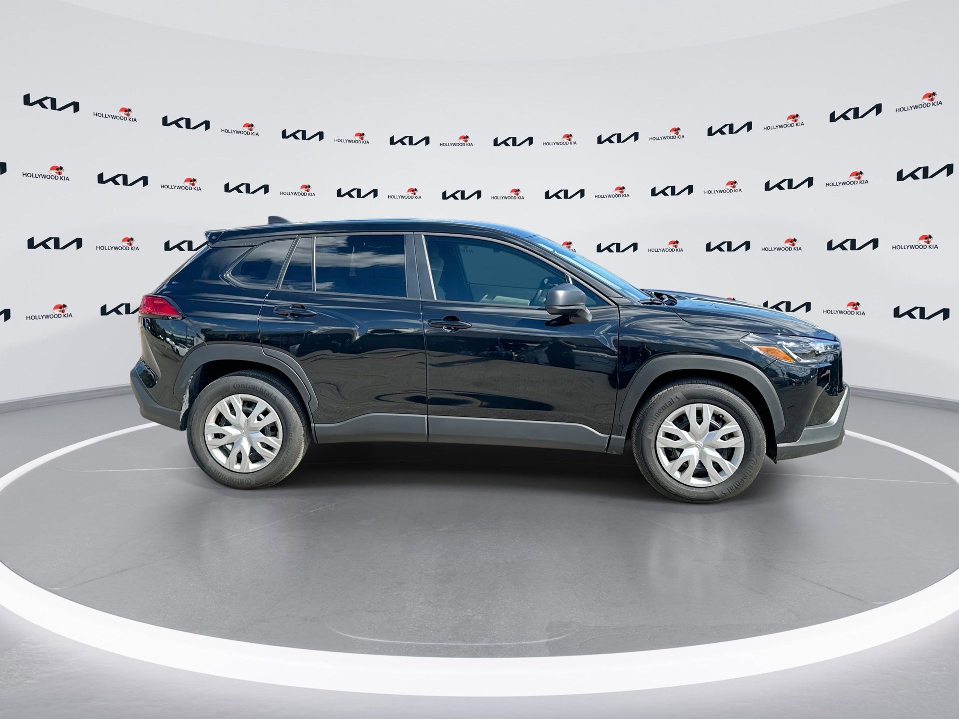 Used 2024 Toyota Corolla Cross L image 9