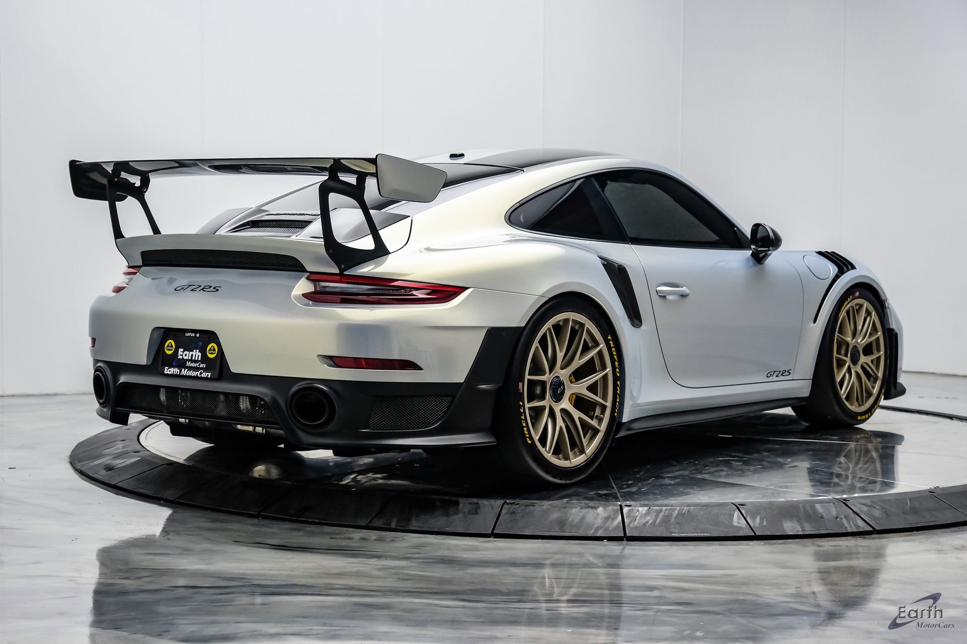 Used 2018 Porsche 911 GT2 RS w/ Weissach Package RWD image 20