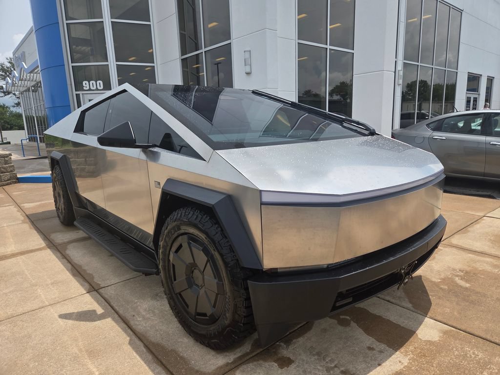 Used 2024 Tesla Cybertruck AWD Crew Cab image 3