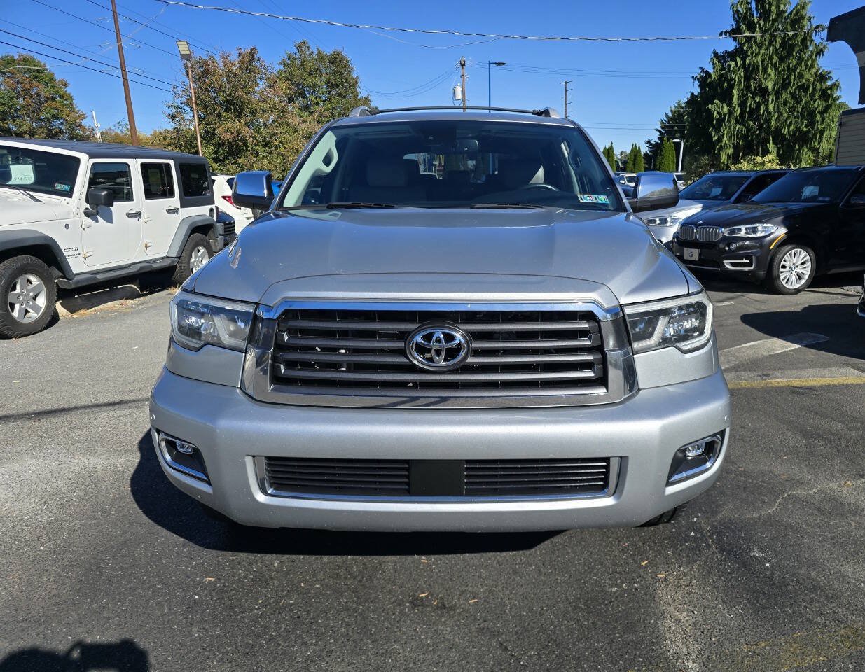 Used 2020 Toyota Sequoia Limited w/ Safety & Convenience Package AWD/4WD image 8