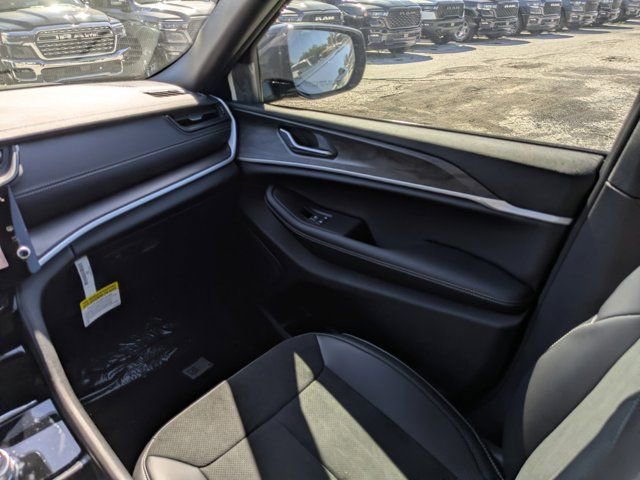 New 2026 Jeep Grand Cherokee Limited image 18