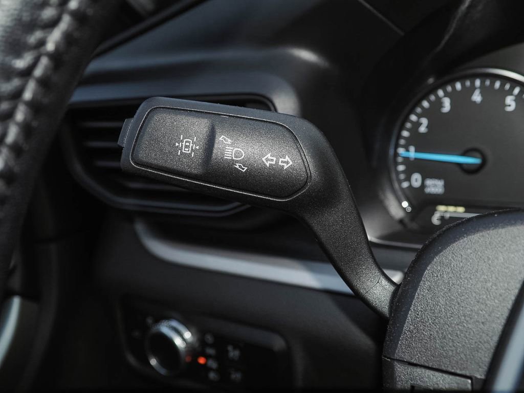 Used 2023 Ford Explorer XLT image 32