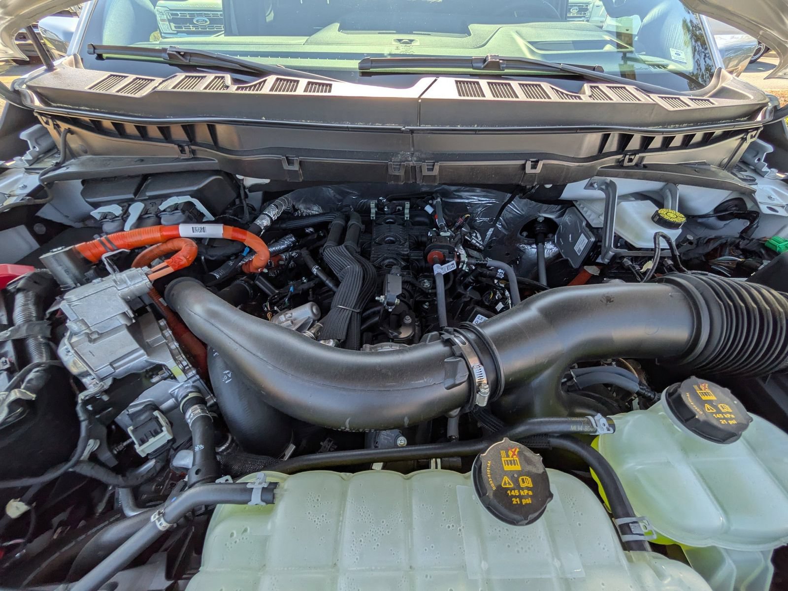 Certified 2025 Ford F150 Platinum AWD/4WD image 5