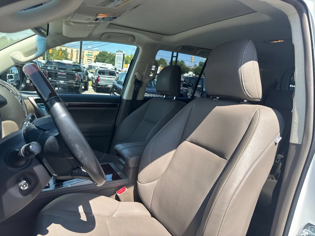 Used 2019 Lexus GX 460 AWD/4WD image 13