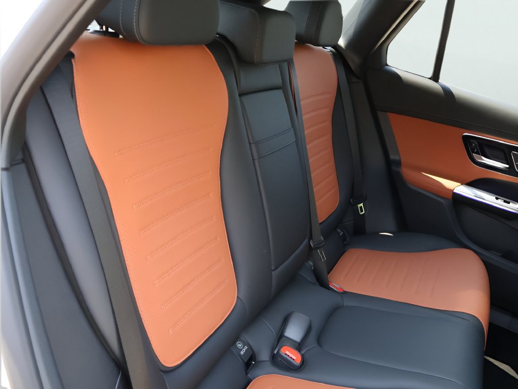 New 2026 Mercedes-Benz GLC 300 4MATIC image 12