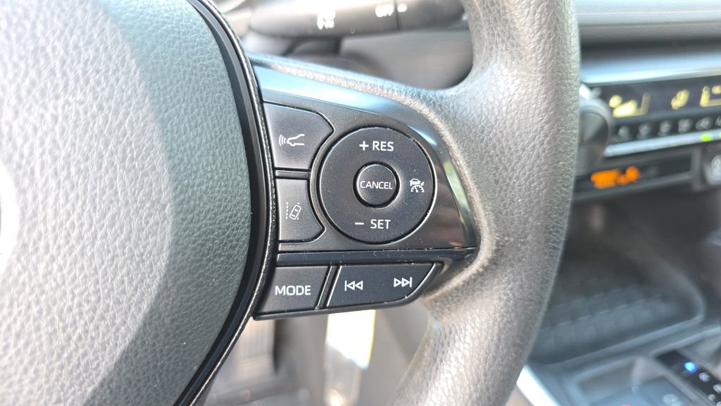 Used 2020 Toyota RAV4 LE image 34