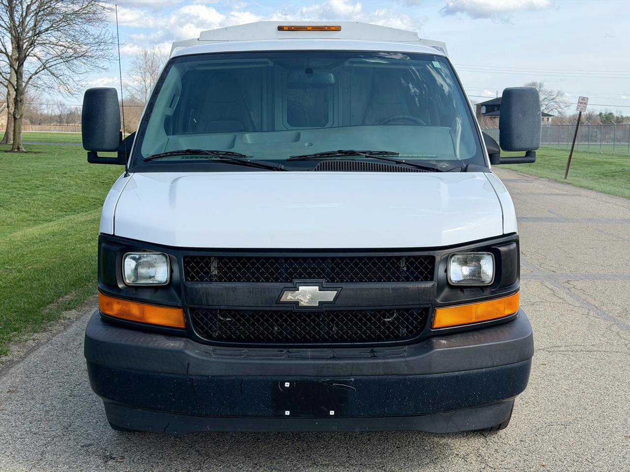 Used 2017 Chevrolet Express 3500 image 9