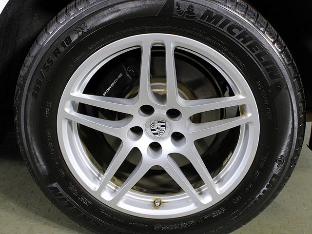 Certified 2018 Porsche Macan image 12
