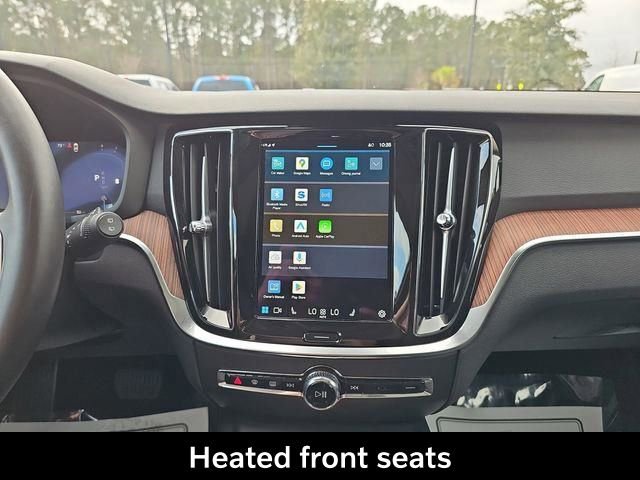 Used 2025 Volvo V60 B5 Cross Country Plus image 31