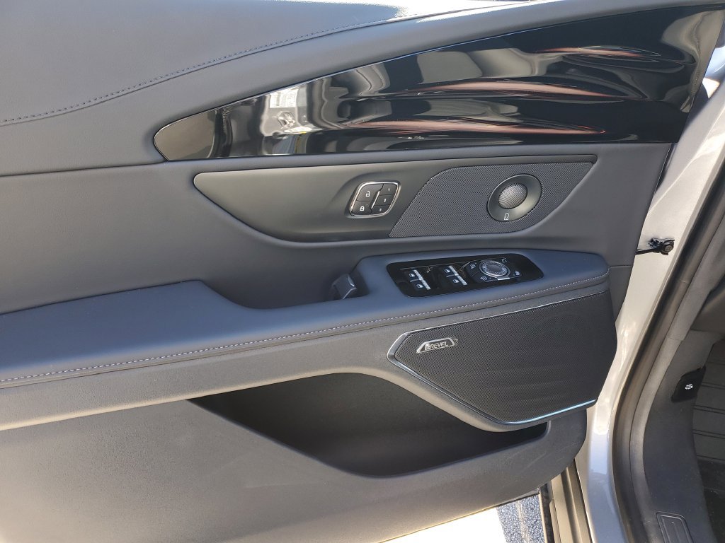 New 2026 Lincoln Nautilus Reserve w/ Jet Appearance Package AWD/4WD image 17