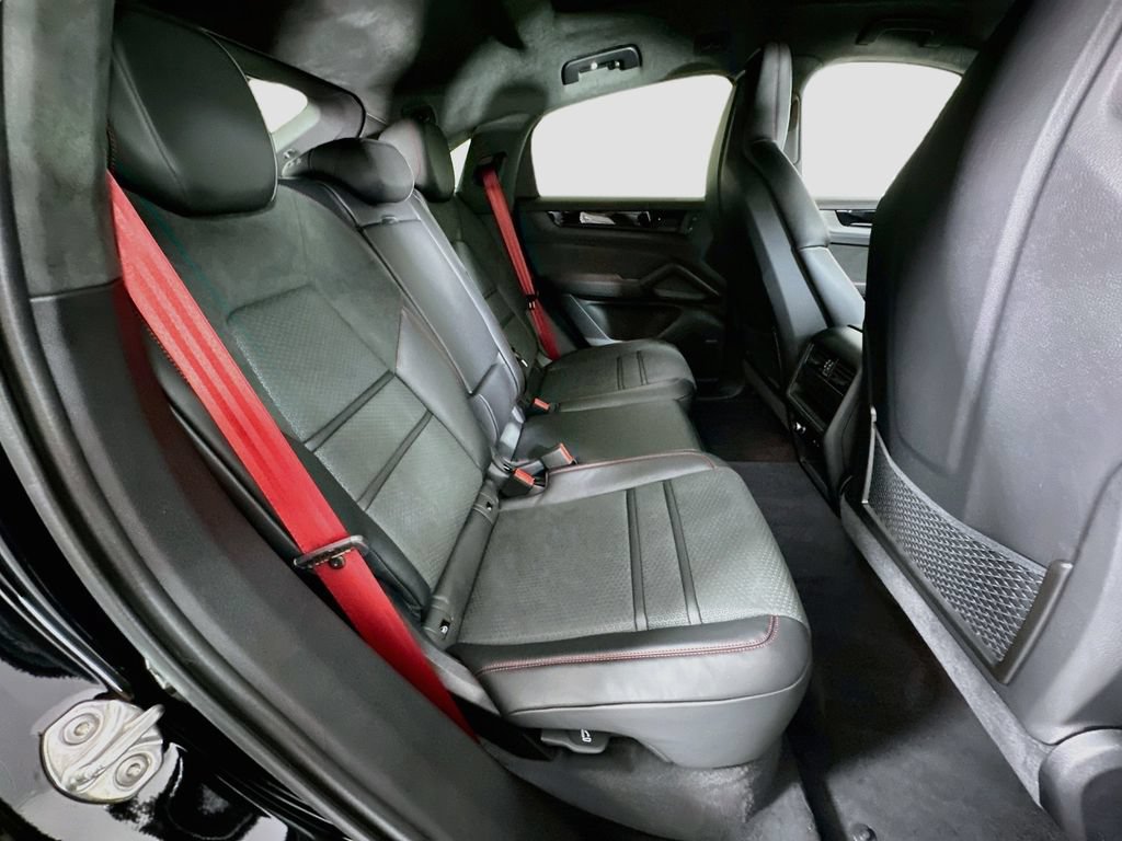 New 2026 Porsche Cayenne GTS AWD/4WD image 28