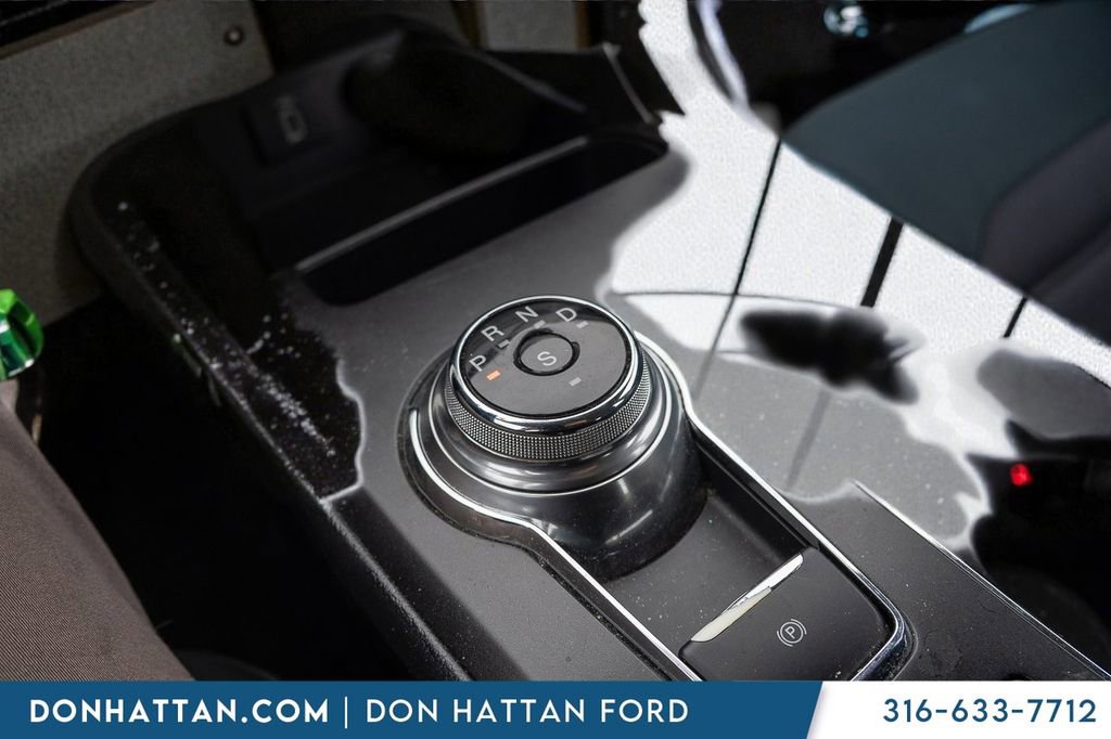 Used 2017 Ford Fusion SE w/ Fusion SE Technology Package image 10